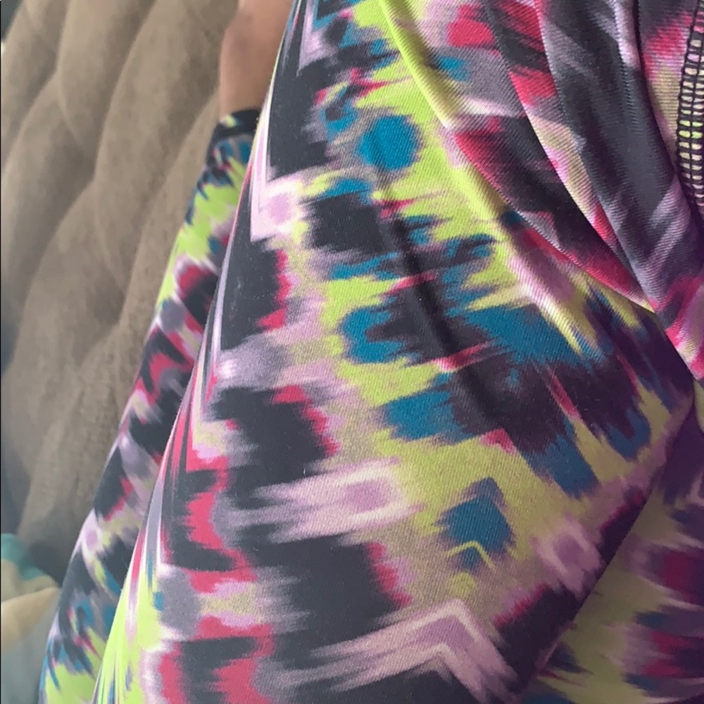 I’m selling leggings they stretch a lot 🤪🥵
